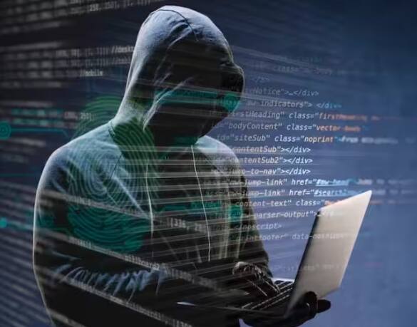 four-new-cyber-fraud-know-how-to-identify-and-protect-your-money Cyber Fraud: ਇਨ੍ਹਾਂ ਚਾਰ ਤਰੀਕਿਆਂ ਨਾਲ ਲੋਕਾਂ ਨੂੰ ਆਪਣੇ ਝਾਂਸੇ 'ਚ ਫਸਾ ਰਹੇ ਸਾਈਬਰ ਠੱਗ, ਆਪਣੇ ਪੈਸਿਆਂ ਨੂੰ ਬਚਾਉਣ ਲਈ ਅਪਣਾਓ ਇਹ ਤਰੀਕਾ