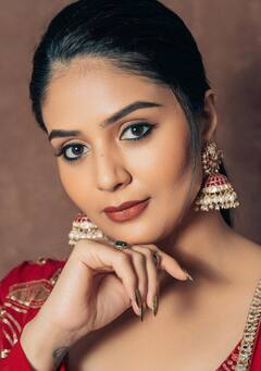 Sreemukhi Photos : சுந்தர தெலுங்கழகி ஸ்ரீமுகியின் க்ளிக்ஸ்!