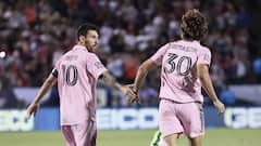 নেতা মেসিতে মুগ্ধ ইন্টার মায়ামি কোচ, ভূয়সী প্রশংসায় ভরালেন আর্জেন্তাইন মহাতারকাকে