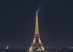 एफिल टावर को मिली बम से उड़ाने की धमकी, मचा हड़कंप, आनन-फानन में खाली कराया गया