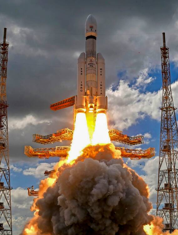 Chandrayaan 3 vs Luna 25: à¤à¤à¤¦à¥à¤°à¤¯à¤¾à¤¨-3 à¤¸à¥ à¤ªà¤¹à¤²à¥ à¤à¤¾à¤à¤¦ à¤ªà¤° à¤à¤¤à¤°à¥à¤à¤¾ à¤²à¥à¤¨à¤¾-25, à¤¤à¤¸à¥à¤µà¥à¤°à¥à¤ à¤®à¥à¤ à¤¦à¥à¤à¤¿à¤ à¤¦à¥à¤¨à¥à¤ à¤à¥ à¤¬à¥à¤ à¤à¤¿à¤¤à¤¨à¥ à¤¹à¥à¤à¥ à¤¦à¥à¤°à¥