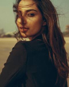 ‘హిట్-2‘ బ్యూటీ లేటెస్ట్ పిక్స్‌- హాట్ ట్రీట్ తో కుర్రాళ్లకు గిలిగింత