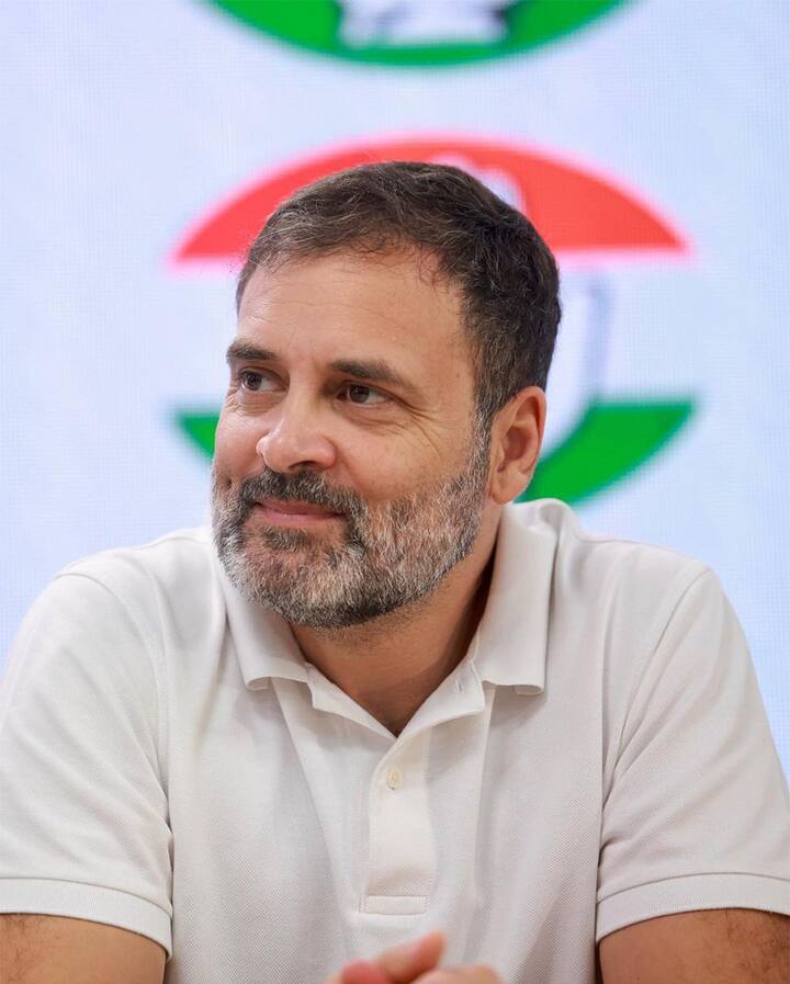 நாடாளுமன்ற உறுப்பினர் பதவியில் இருந்து தகுதி நீக்கம் செய்யப்பட்டு அவ்வுத்தரவு நிறுத்தி வைக்கப்பட்ட பிறகு முன்னாள் காங்கிரஸ் கட்சி தலைவரும், நாடாளுமன்ற உறுப்பினருமான ராகுல்காந்தி இன்று முதல் முறையாக வயநாடு தொகுதிக்கு செல்ல உள்ளார்.