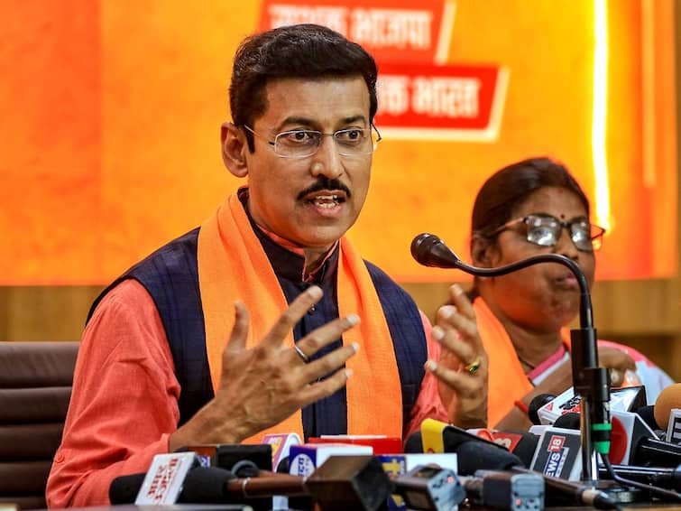 'Sonia, Rahul Gandhi Should Be Tried For Treason For Secret Deal With China': BJP Leader Rajyavardhan Rathore 'Sonia, Rahul Gandhi Should Be Tried For Treason For Secret Deal With China': BJP Leader Rajyavardhan Rathore