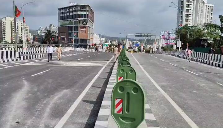 या उद्घाटनाची संपूर्ण तयारी झाली आहे. पुलावरच एकाबाजूने भव्य मंडप उभारण्यात आला आहे.