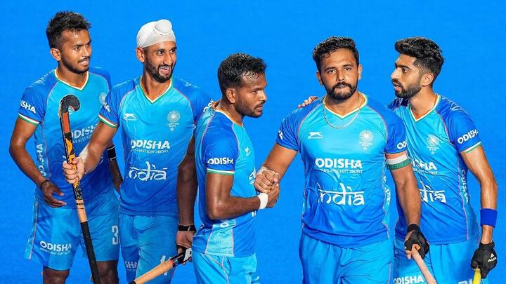 भारतीय संघाला सामन्यात गोल करण्याची अनेकदा संधी मिळाली पण सुरुवातीला संधीचं सोनं भारतीय संघाला करता आले नाही. मलेशियाने 28 व्या मिनिटाला गोल करत आघाडी घेतली.