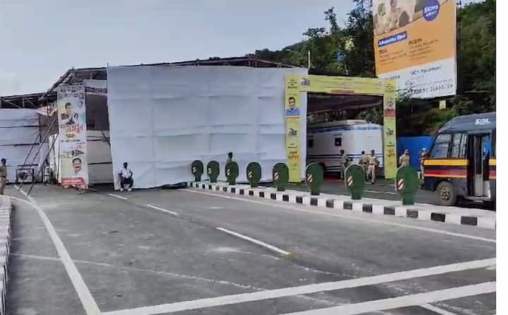 या कार्यक्रमाला मुख्यमंत्री एकनाथ शिंदे प्रकृतीमुळे उपस्थित नसणार आहे.