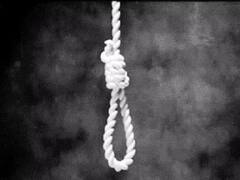 7 शब्दों में मौत की वजह लिखकर क्लासरूम में ही फंदे पर झूल गई छात्रा, फिर बहन ने बताई सच्चाई