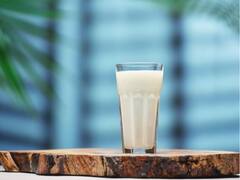 बॉडी में कैल्शियम की कमी पूरी करने के लिए क्या सिर्फ दूध पीना सही? जानिए