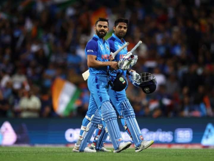 Indian Cricket Team Player Virat Kohli And Suryakumar Yadav T20 Stats Latest Sports News IND vs WI: विराट कोहली को टी20 फॉर्मेट में कड़ी टक्कर दे रहे हैं सूर्यकुमार यादव, आंकड़े दे रहे गवाही