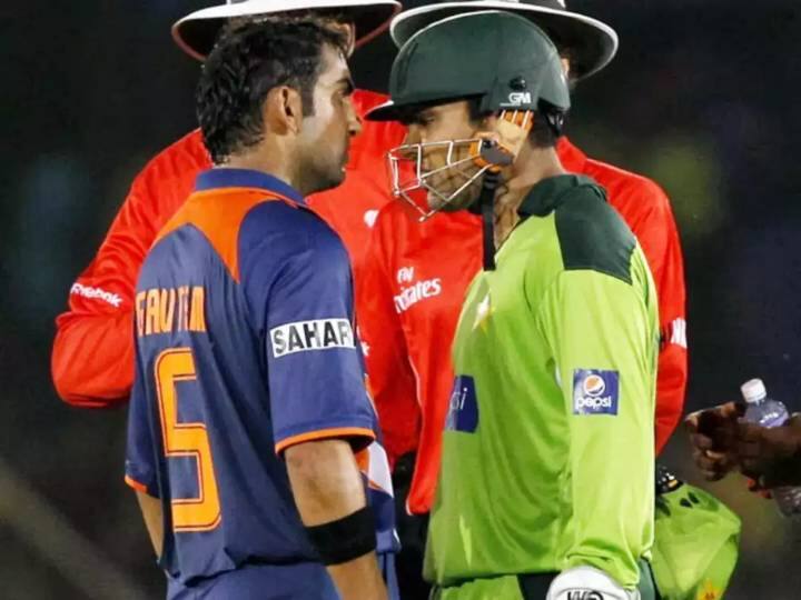 साल 2010 में खेले गए एशिया कप में भारत और पाकिस्तान के बीच मुकाबले के दौरान गौतम गंभीर और कामरान अकमल के बीच मैदान पर कहासुनी देखने को मिली. इस लड़ाई को शांत करने के लिए उस समय भारतीय टीम के कप्तान महेंद्र सिंह धोनी को बीच में आना पड़ा था.