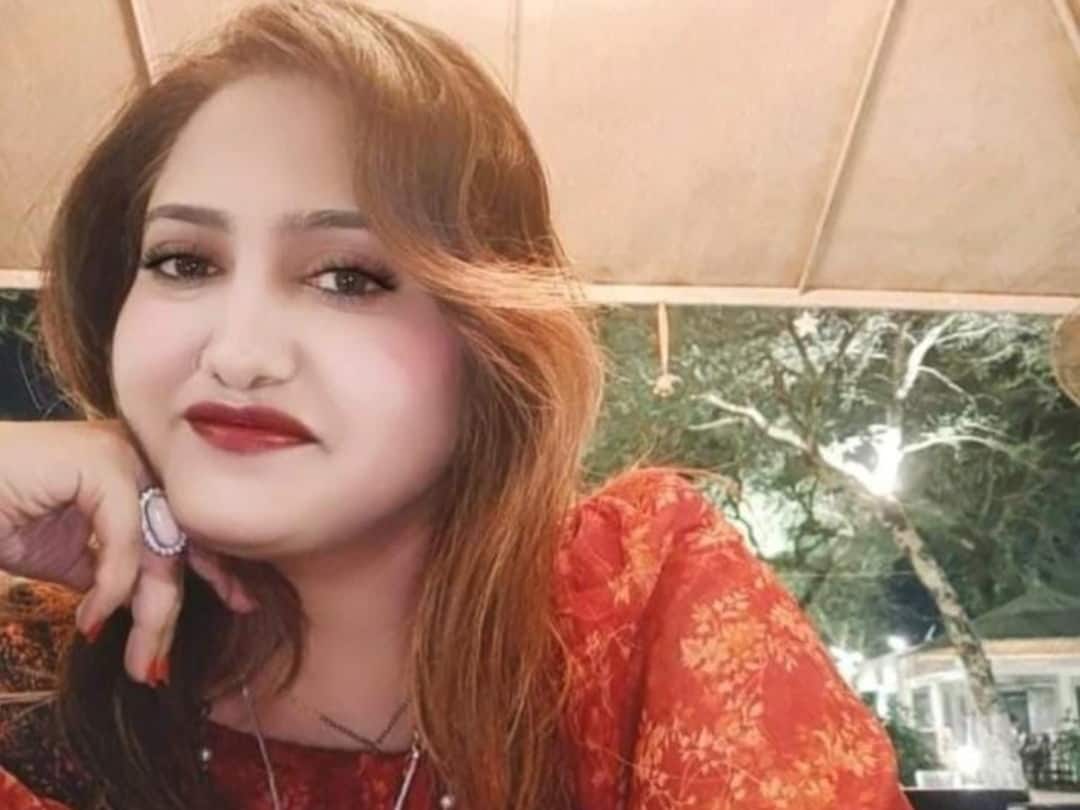 Sana Khan Murder Case : सना खान हत्या प्रकरणात मोठी माहिती समोर, अमित शाहूच्या घरातील सोफ्यात सापडलेले रक्ताचे डाग सना खान यांचेच! Nagpur Sana Khan Murder Case blood stains found in the sofa of Amit Shahus house belong to Sana Khan DNA Report Sana Khan Murder Case : सना खान हत्या प्रकरणात मोठी माहिती समोर, अमित शाहूच्या घरातील सोफ्यात सापडलेले रक्ताचे डाग सना खान यांचेच!