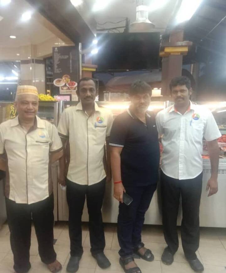 தற்போது இப்படத்தின் இசை வெளியீட்டு விழாவை மலேசியாவில் வைத்து நடத்த படக்குழு திட்டமிட்டுள்ளதாக தகவல் வெளியாகியுள்ளது. இதனிடையே படத்தின் தயாரிப்பாளர் லலித் குமார் தற்போது மலேசியாவில் இருக்கும் புகைப்படம் வைரல் ஆகிவருகிறது. முன்னதாக இந்நிகழ்ச்சி மதுரையில் நடக்கவிருப்பதாக சொல்லப்பட்டு வந்தநிலையில், புது தகவல் வெளியாகி மதுரை மக்களை சோகத்தில் ஆழ்த்தியுள்ளது.