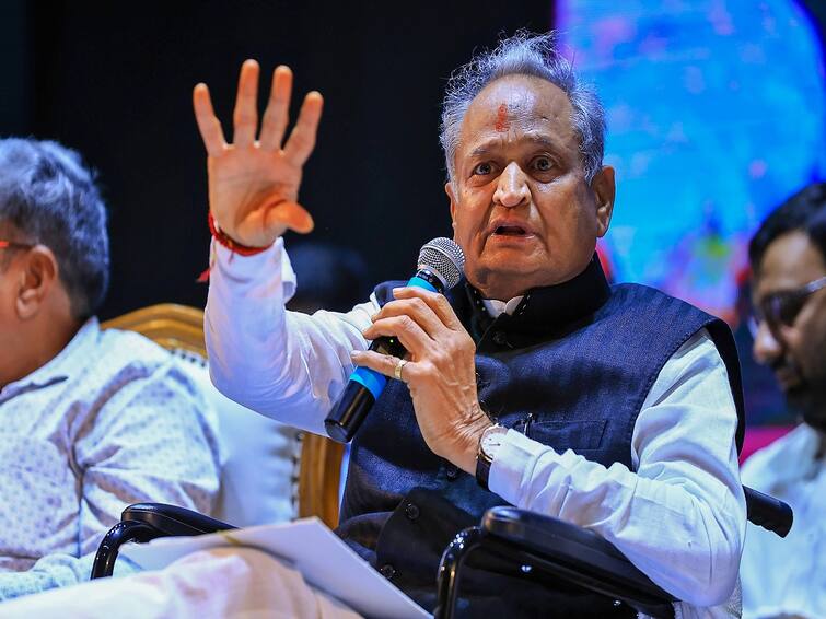 Rajasthan CM Ashok Gehlot Addresses Yuva Mahapanchayat Expresses Concern Over Student Suicides in Kota '20 Students Died By Suicide In 8 Months In Kota': Rajasthan CM Expresses Concerns, Shares Own Struggles