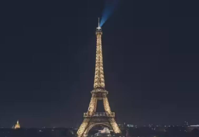 Eiffel tower bomb threat evacuated in a hurry    Eiffel Tower Threat: ફ્રાંસના એફિલ ટાવરને બોમ્બથી ઉડાવી દેવાની ધમકી, સમગ્ર પરિસરને કરાવ્યું ખાલી 