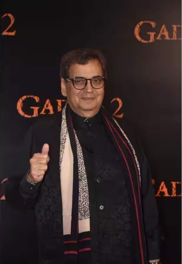फिल्म निर्देशक सुभाष घई भी इस फिल्म की स्क्रीनिंंग का हिस्सा बने. इस दौरान उन्होंने पैप्स को भी खूब पोज दिए.