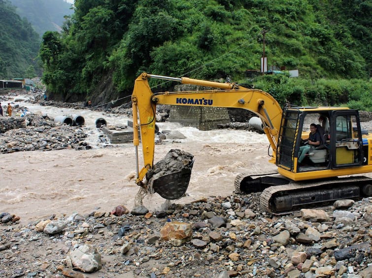 IMD Predicts Heavy To Extremely Heavy Rainfall In Uttarakhand On Aug 13-14, Issues Red Alert IMD Predicts Heavy To Extremely Heavy Rainfall In Uttarakhand On Aug 13-14, Issues Red Alert