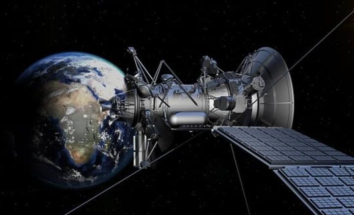 NASA-র নিউ হরাইজন অভিযানের আওতায় চাঁদকে পার করে যেতে সময় লেগেছিল মাত্র ৮ ঘণ্টা ৩৫ মিনিট। সেই সময় প্লুটোর উদ্দেশে রওনা দেওয়ার পথে চাঁদকে অতিক্রম করে গিয়েছিল মহাকাশযানটি।