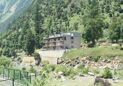 जम्मू कश्मीर का ये खूबसूरत गांव अचानक बन गया टूरिस्ट स्पॉट, देश का पहला पोस्ट ऑफिस भी है यहां, देखें तस्वीरें