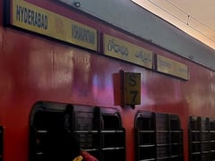 గోదావరి ఎక్స్ ప్రెస్ రైల్లో పొగలు, ప్యాసింజర్లను హడలెత్తించిన ఎలుక