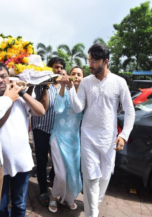 अंकिता के पिता की मृत्यु का कारण पता नहीं चल पाया है.