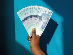 Pakistan Currency Value: पाकिस्तानी रुपये में बड़ी गिरावट, 1 डॉलर की कीमत पहुंची तिहरे शतक के पार