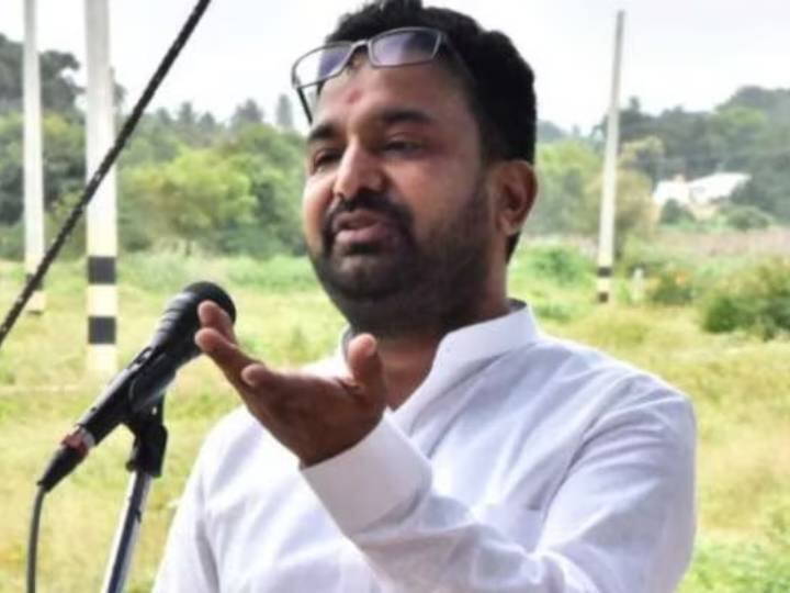 physical assault and threat case fame kannada actor Veerendra Babu arrested Veerendra Babu: பாலியல் வன்கொடுமை செய்து மிரட்டல்.. பிரபல கன்னட நடிகர் கைது.. திரையுலகில் பரபரப்பு