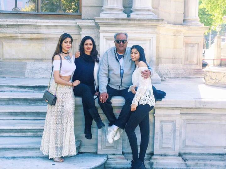 পাঁচ বছর হয়ে গিয়েছে প্রয়াত হয়েছেন অভিনেত্রী শ্রীদেবী। তবে এখনও যেন এই খবর বিশ্বাস করতে পারেন না তাঁর অনুরাগীরা। সবটাই যেন তাঁদের কাছে দুঃস্বপ্ন।