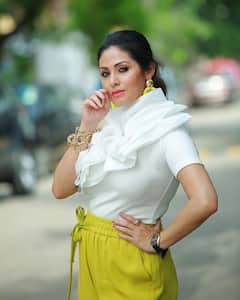 Actress Sadha Latest Photos : రాను రానంటూనే ప్రతి వారం బుల్లితెరపైకి వస్తుందిగా