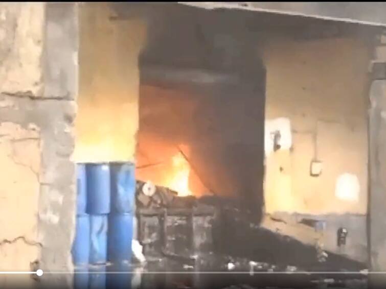 Delhi: Fire Breaks Out At Chemical Factory In Alipur Area, 12 Fire Tenders Rushed To Spot Delhi: Fire Breaks Out At Chemical Factory In Alipur Area, 16 Fire Tenders Rushed To Spot