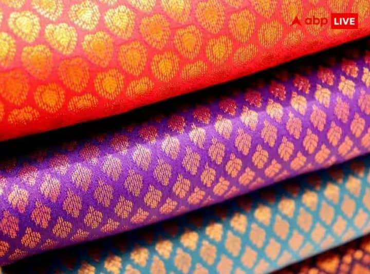 જૂના કપડાંઃ જો કોઈ પણ ખુશીના પ્રસંગે તમારા ઘરે વ્યંઢળ આવે તો તેમને ક્યારેય જૂના કપડાં ન આપો. વ્યંઢળોને હંમેશા નવા વસ્ત્રોનું દાન કરો.