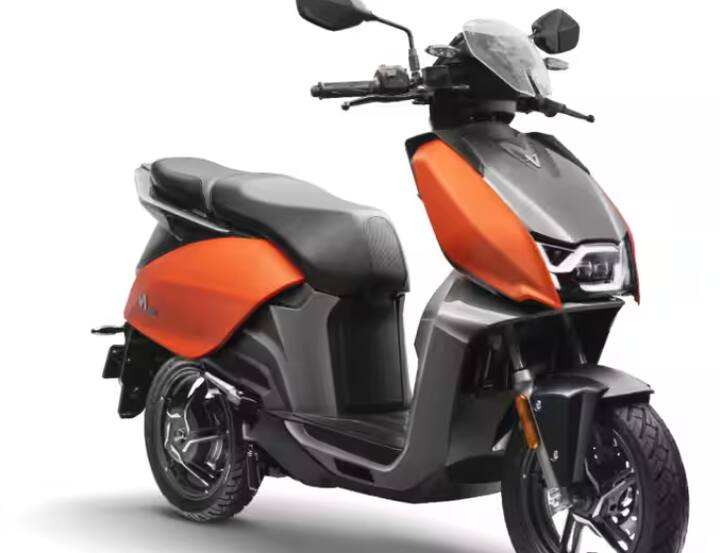 ਇਸ ਲਿਸਟ 'ਚ Hero Vida V1 ਇਲੈਕਟ੍ਰਿਕ ਸਕੂਟਰ ਵੀ ਸ਼ਾਮਲ ਹੈ, ਜੋ 165 ਕਿਲੋਮੀਟਰ ਤੱਕ ਦੀ ਰੇਂਜ ਨਾਲ ਉਪਲਬਧ ਹੈ। ਜਿਸ ਦੀ ਕੀਮਤ 1.45 ਲੱਖ ਰੁਪਏ ਐਕਸ-ਸ਼ੋਰੂਮ ਹੈ।