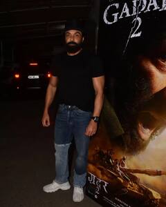 बहन ईशा देओल ने अपनी फैमिली के लिए रखी गदर 2 की स्क्रीनिंग, सरप्राइज देने पहुंच गए भाई Sunny Deol और बॉबी देओल, रेयर तस्वीरें