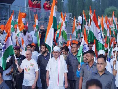 Jammu and Kashmir Tiranga Yatra in Srinagar Led by LG Manoj Sinha and BJP Tarun Chugh Watch Video I-Day 2023: Tiranga Yatra Begins In J&Ks Srinagar As LG Manoj Sinha Leads Procession — WATCH