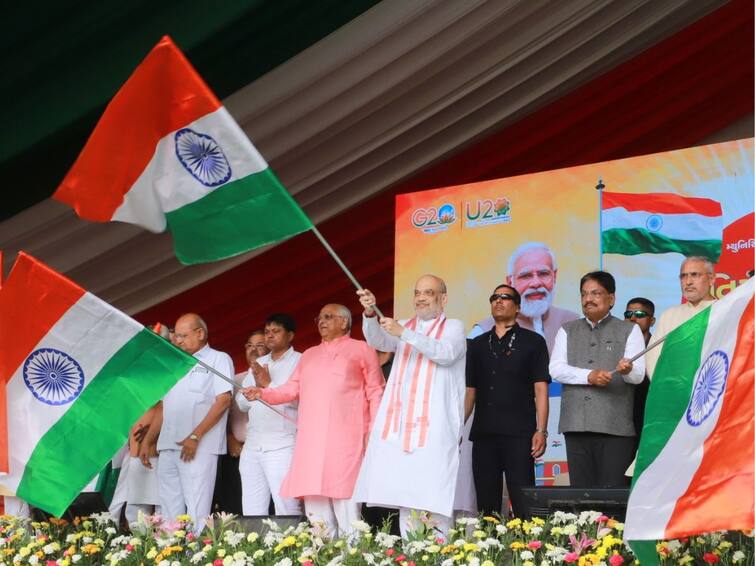 Home Minister Amit Shah flagged off the Tiranga Yatra in Ahmedabad దేశం అంతా జాతీయ జెండాలతో నిండిపోవాలి, ప్రధాని మోదీ లక్ష్యం కూడా అదే