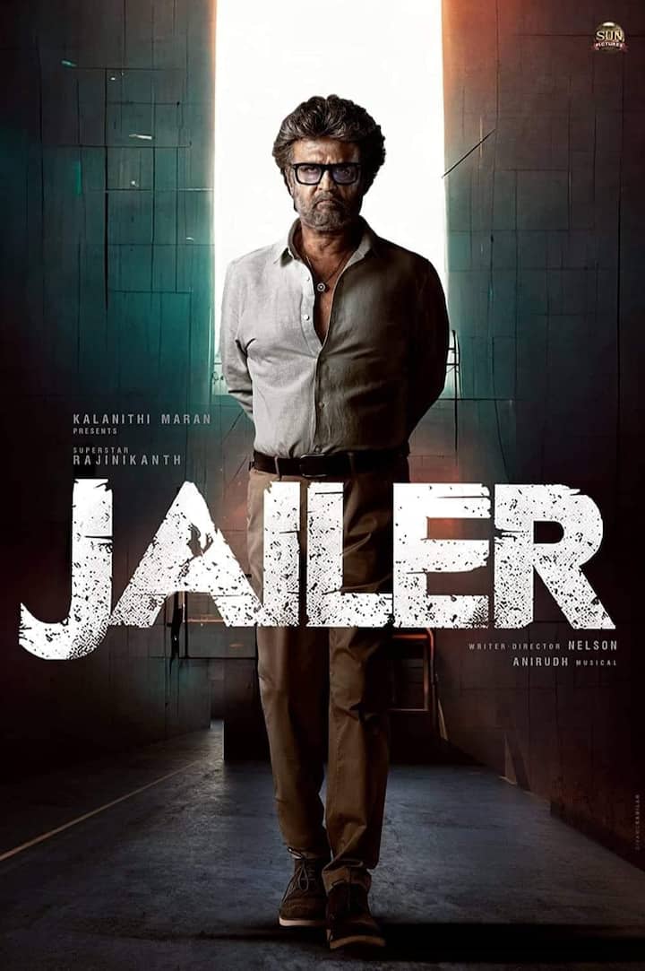 लेकिन आपको जानकर हैरानी होगी कि इस जबरदस्त ओपनिंग के बाद भी ये फिल्म साउथ के भगवान कहे जाने वाले रजनीकांत की हालिया रिलीज फिल्म ‘जेलर’ को टक्कर नहीं दे पाई है. दरअसल जेलर ने रिलीज के पहले दिन 48.35 करोड़ रुपए की शानदार कमाई की है.