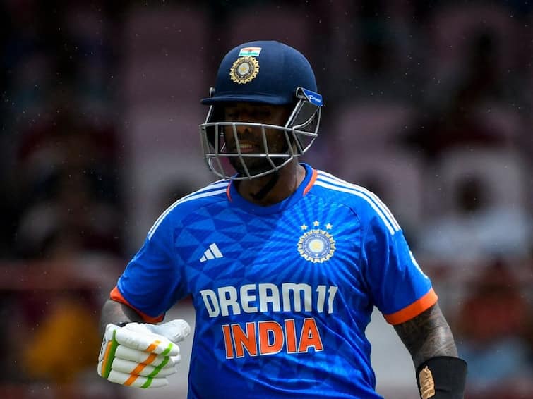 IND Vs WI 5th T20 India give target 166 runs against West Indies Central Broward Stadium IND Vs WI, Innings Highlights : सूर्या एकटाच लढला, भारताची 165 धावांपर्यंत मजल, शेफर्डने घेतल्या चार विकेट