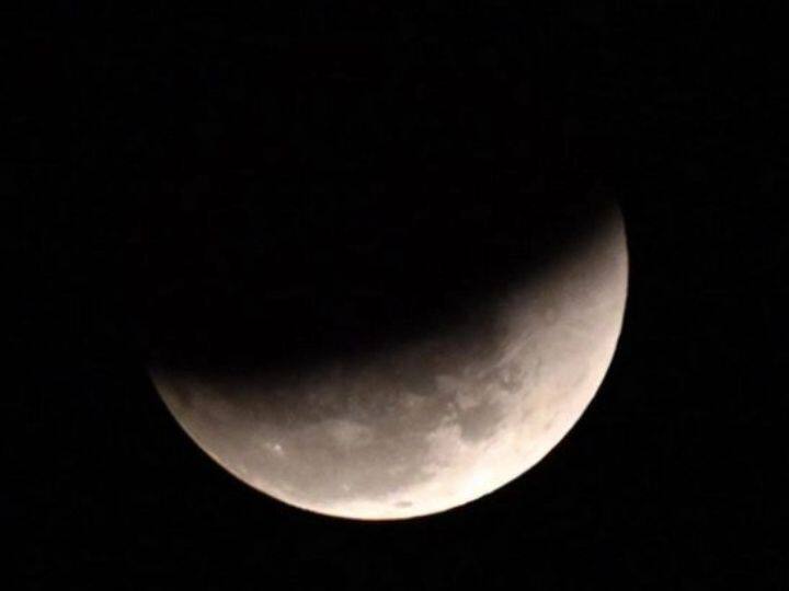 मलमास अमावस्या पर पितृ पूजन का महत्व है. मान्यता है कि अमावस्या के दिन वातावरण में नकारात्मक शक्तियों का वर्चस्व बढ़ जाता है. इसलिए इस दिन कुछ कामों को करने की मनाही होती है. जानते हैं 16 अगस्त को मलमास अमावस्या पर किन कामों को न करें.