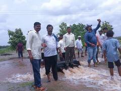 जत येथील दुष्काळी भागात पाणी आल्याने शेतकऱ्यामध्ये आनंदाचे वातावरण