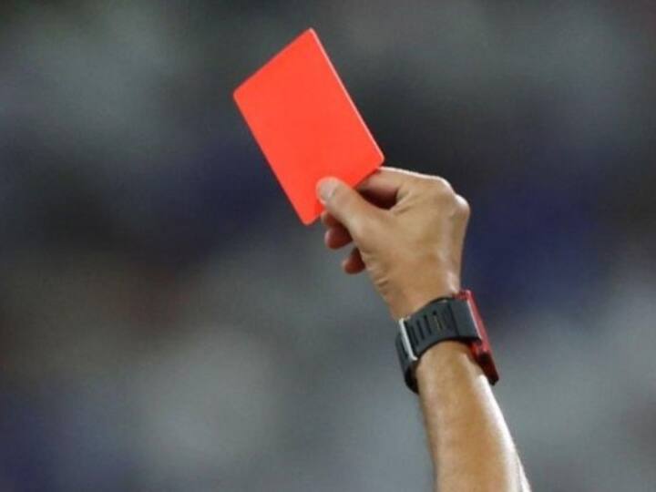 Red Card: क्रिकेट में भी दिखेगा रेड कार्ड रूल, इस गलती पर मिलेगी सज़ा; जानें किस लीग से होगी शुरुआत Caribbean premier league will introduce red car rule in cricket for slow over rate know details Red Card: क्रिकेट में भी दिखेगा रेड कार्ड रूल, इस गलती पर मिलेगी सज़ा; जानें किस लीग से होगी शुरुआत