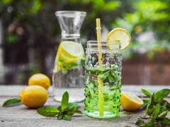 Tulsi Water Benefits : रोज तुळशीचे पाणी प्यायल्याने शरीराला मिळतात 'हे' 6 आश्चर्यकारक फायदे