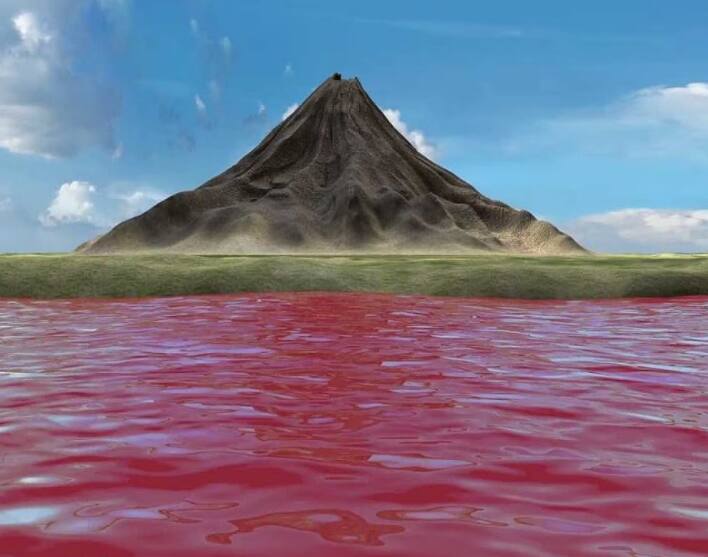 ਉੱਤਰੀ ਤਨਜ਼ਾਨੀਆ ਵਿੱਚ ਇੱਕ ਖਤਰਨਾਕ ਲੂਣ ਝੀਲ ਜਾਨਵਰਾਂ ਨੂੰ ਪੱਥਰ ਵਿੱਚ ਬਦਲ ਦਿੰਦੀ ਹੈ। ਯਕੀਨ ਕਰਨਾ ਆਸਾਨ ਨਹੀਂ ਹੈ ਪਰ ਇਹ ਸੱਚਾਈ ਹੈ। ਪੰਛੀ ਨੈਟਰੋਨ ਝੀਲ (natron lake) ਦੇ ਬਹੁਤ ਜ਼ਿਆਦਾ ਪ੍ਰਤੀਬਿੰਬਤ ਤੇ ਰਸਾਇਣਕ ਤੌਰ 'ਤੇ ਸੰਘਣੇ ਪਾਣੀ ਨੂੰ ਕੱਚ ਦੇ ਦਰਵਾਜ਼ੇ ਲਈ ਗਲਤੀ ਕਰਦੇ ਹਨ। ਉਨ੍ਹਾਂ ਨੂੰ ਇੰਝ ਲੱਗਦਾ ਹੈ ਜਿਵੇਂ ਉਹ ਹਵਾ ਵਿਚ ਉੱਡ ਰਹੇ ਹੋਣ ਪਰ ਜਿਵੇਂ ਹੀ ਉਹ ਝੀਲ 'ਤੇ ਉਤਰਦੇ ਹਨ ਤਾਂ ਕੁਝ ਹੀ ਮਿੰਟਾਂ ਵਿਚ ਉਨ੍ਹਾਂ ਦੇ ਸਰੀਰ ਖਰਾਬ ਹੋ ਜਾਂਦੇ ਹਨ।