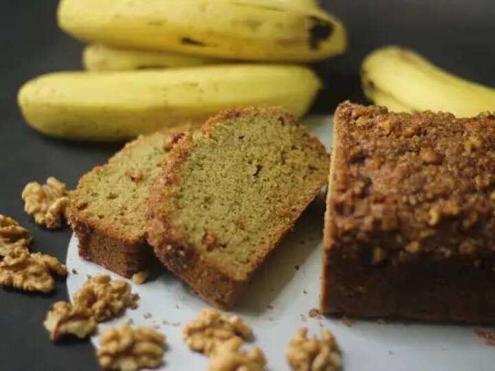 இப்போ மைக்ரோவேவ் அவனில் எப்படி வாழைப்பழம் கேக் செய்வதென்று பார்க்கலாம் வாங்க.