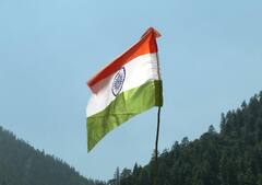 जम्मू कश्मीर का ये खूबसूरत गांव अचानक बन गया टूरिस्ट स्पॉट, देश का पहला पोस्ट ऑफिस भी है यहां, देखें तस्वीरें