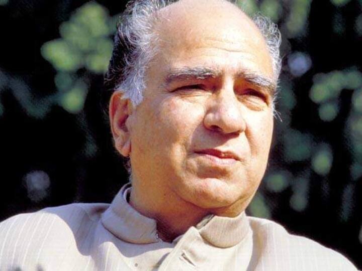 Himachal Politics: पूर्व मुख्यमंत्री शांता कुमार ने की सुक्खू सरकार की तारीफ, बैक फुट पर टीम जयराम? Himachal Former CM Shanta Kumar praised Sukhu government for dealing with the disaster ANN Himachal Politics: पूर्व मुख्यमंत्री शांता कुमार ने की सुक्खू सरकार की तारीफ, बैक फुट पर टीम जयराम?