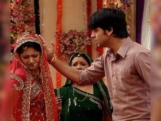 Shashank Vyas slaps Anjum Farooki: जब बालिका वधू के एक्टर ने खुलेआम इस एक्ट्रेस को जड़ दिया थप्पड़, फिर हुआ ऐसा कुछ...