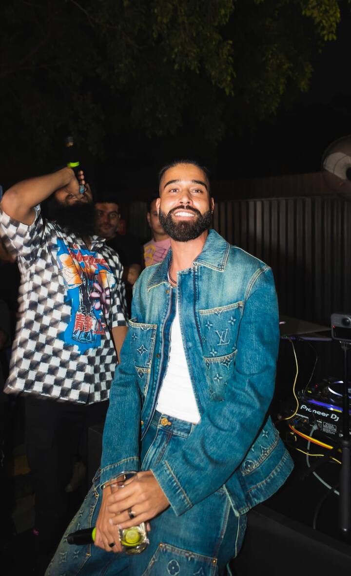 Giving viewers a sneak peek into the grit and glamor, the effort and energy that has brought AP where he is today, AP Dhillon: First of a Kind premieres in India and across 240 countries and territories worldwide on August 18. (All Image: PR Handout).