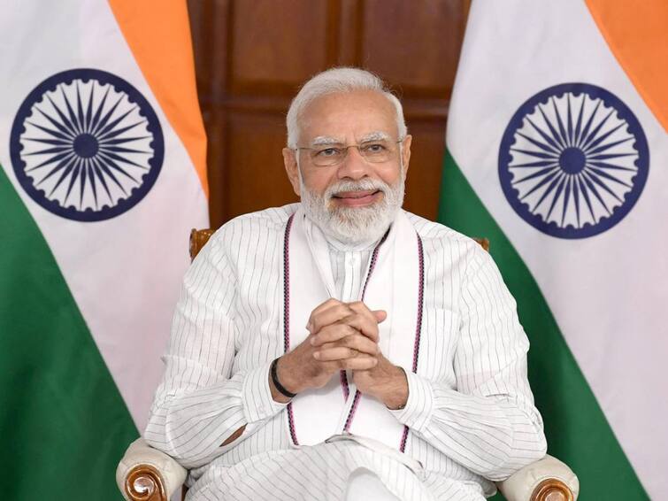 pm modi changes his dp to tricolor urges indians to do the same for independence  day Modi Twitter DP: 'எல்லாரும் உங்க டிபி-யில தேசிய கொடி போட்டோ வைங்க..' இந்தியாவுக்கே கோரிக்கை விடுத்த பிரதமர் மோடி..!