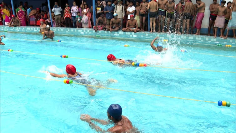 Anderson Club organizes Swimming competition for blind swimmers Swimming: ইচ্ছাশক্তিই সম্বল, বিশেষ সাঁতার প্রতিযোগিতায় অংশ নিলেন ১০৯ জন দৃষ্টিহীন