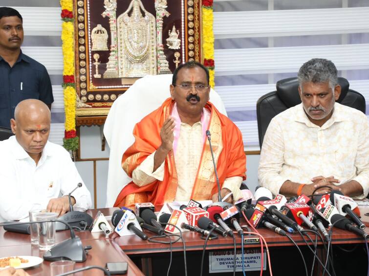 High level committee meeting in Tirumala today TTD plans to cancel Darshan tokens నేడు తిరుమలలో హైలెవల్ కమిటీ సమావేశం- దర్శన టోకెన్ల రద్దు యోచనలో టీటీడీ!